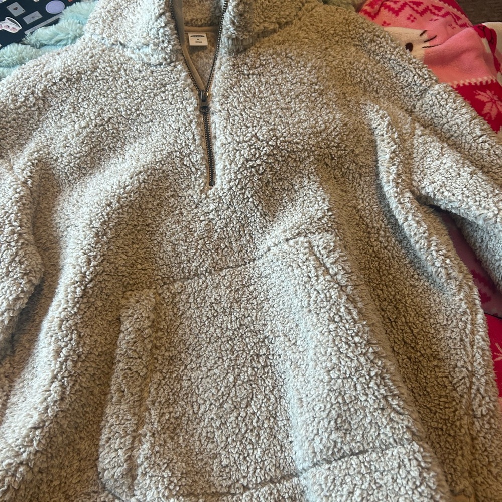 Pullover hoodie